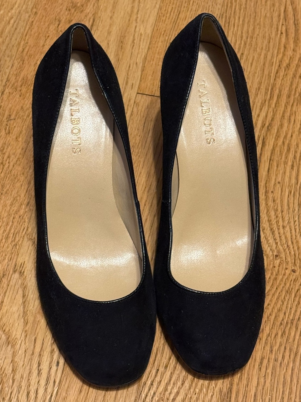 Talbots black velvety suede pump size 8 1/2